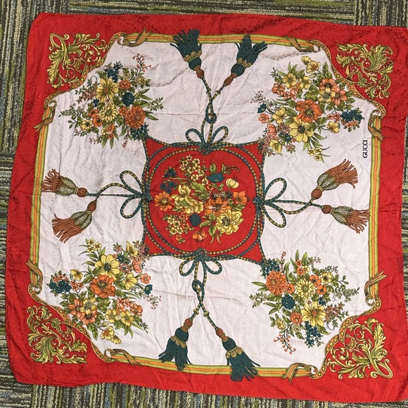 Authentic Gucci Silk Scarf for Neck, your Purse and/or Backpack - Picture 3 of 14